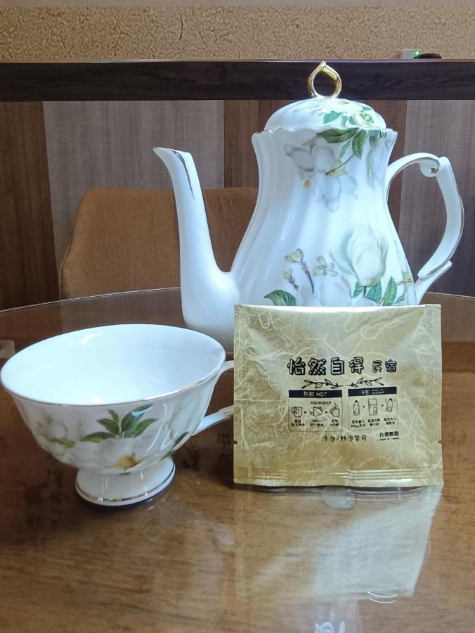 怡然自得-智能主題民宿 Чжушань Экстерьер фото